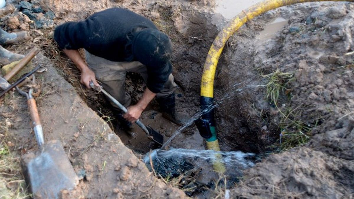Está interrumpido el suministro de agua potable en la zona este
