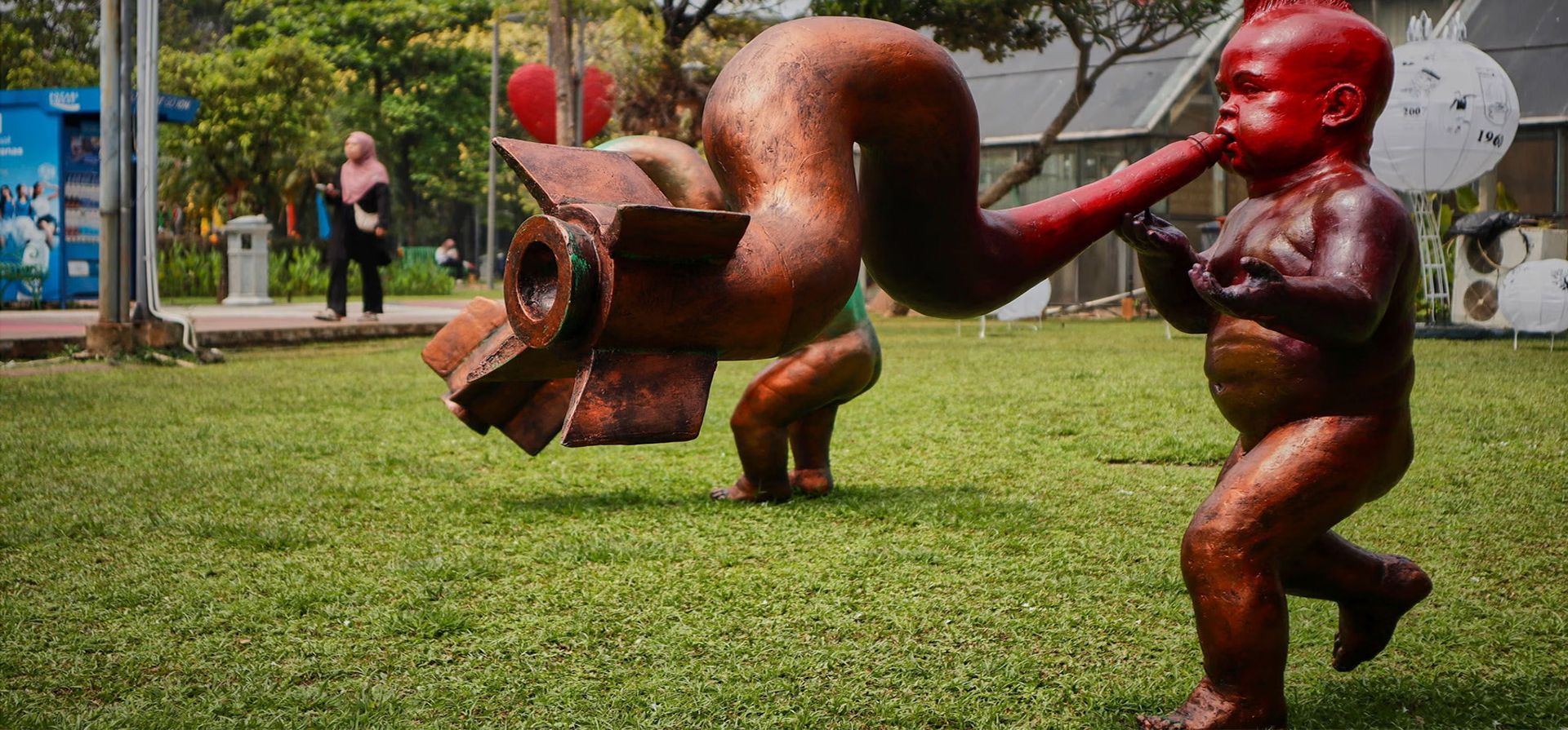 Obras de arte expuestas en Yakarta Provoke! Evento cultural 2026 en el parque Menteng, Yakarta, Indonesia. Fotografía: Muhammad Rizky Febriansyah/JNA/Zuma Press Wire/Shutterstock Obras de arte expuestas en Yakarta Provoke! Evento cultural 2026 en el parque Menteng, Yakarta, Indonesia. Fotografía: Muhammad Rizky Febriansyah/JNA/Zuma Press Wire/Shutterstock
