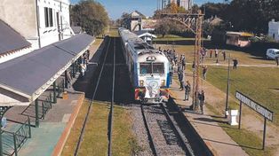 El Tren de Cercanía Rosario-Cañada de Gómez. El servicio de pasajeros dejó de funcionar en noviembre pasado.