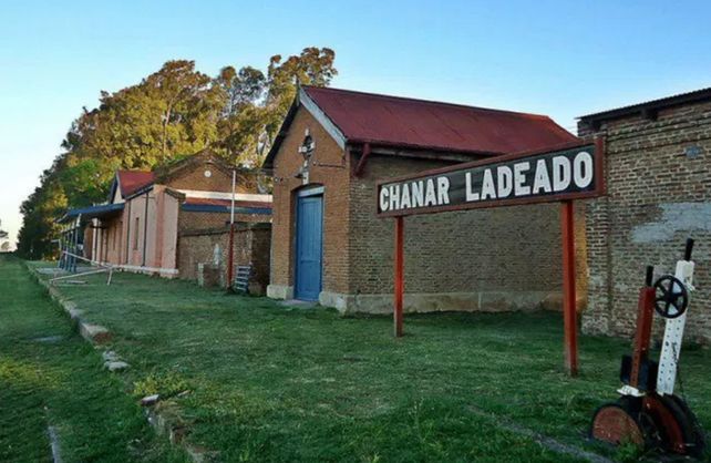 Desplazaron al comisario que participó de una fiesta clandestina en un pueblo de Santa Fe