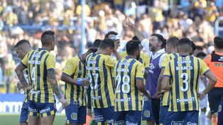 El Kily González trató de reacomodar a Central ante Godoy Cruz, pero no pudo.