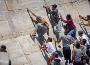Ceuta: al menos 57 muertos y 60.000 ingresos en la mayor crisis migratoria de España