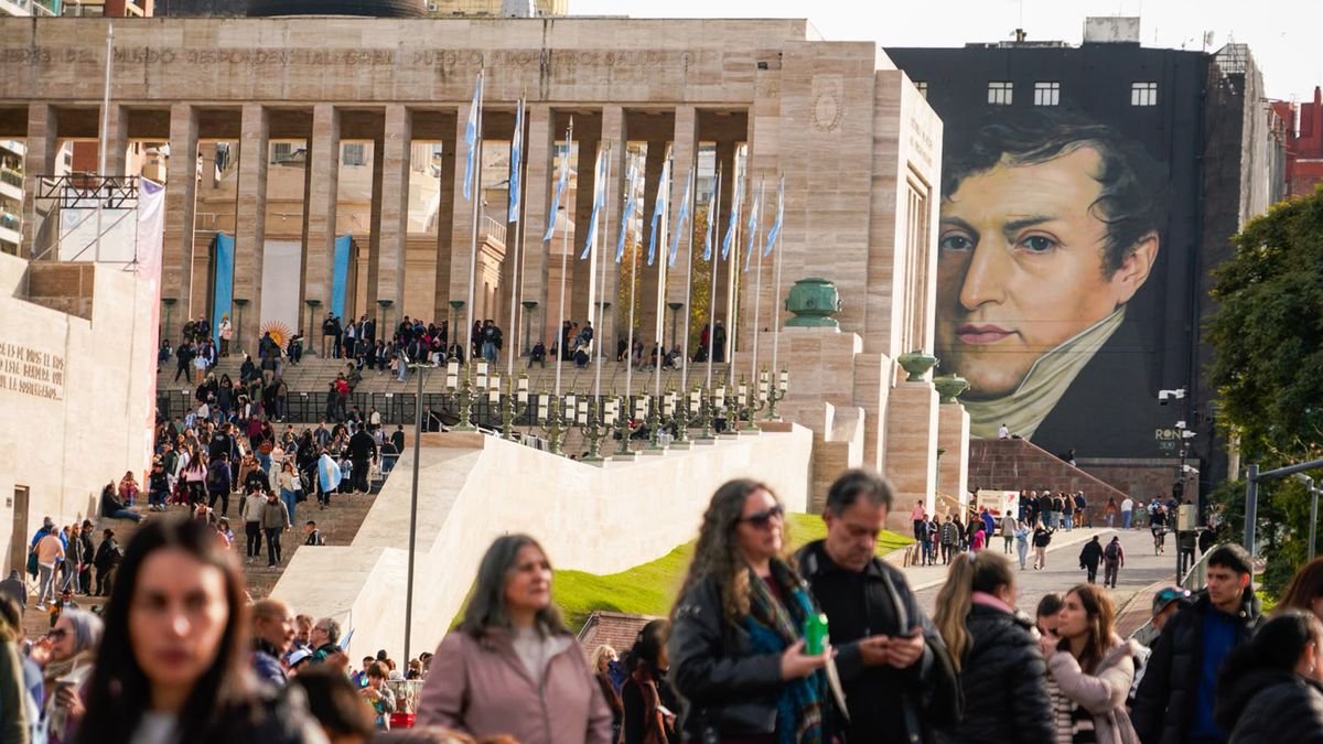 Las imágenes del festejo del Día de la Bandera en el Monumento