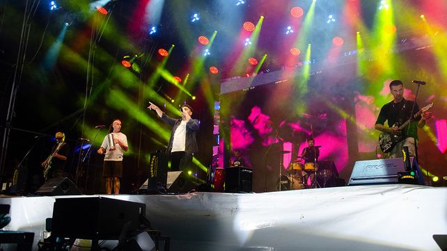 Este domingo es la última noche de la Fiesta de la Playa en Concepción del Uruguay y hay expectativa por la presenca de Luck Ra. Anoche brilló La Joaqui&nbsp;