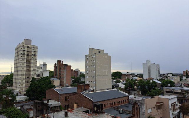 Santa Fe amaneció con cielo cubierto tras la lluvia de la madrugada: cuánto llovió en la ciudad
