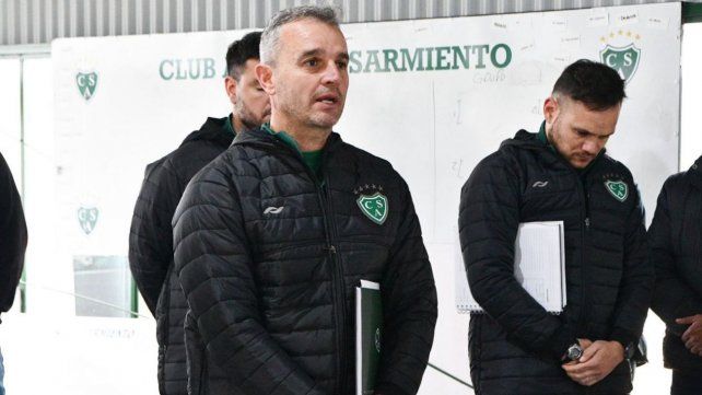 Lavallén inició su ciclo al frente de Sarmiento y tiene el primer refuerzo al caer