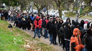 En dos años aumentó un 40 % la cantidad de personas que buscan trabajo en el Gran Rosario