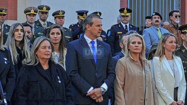Un desfile cívico militar homenajeó la Gesta de Malvinas