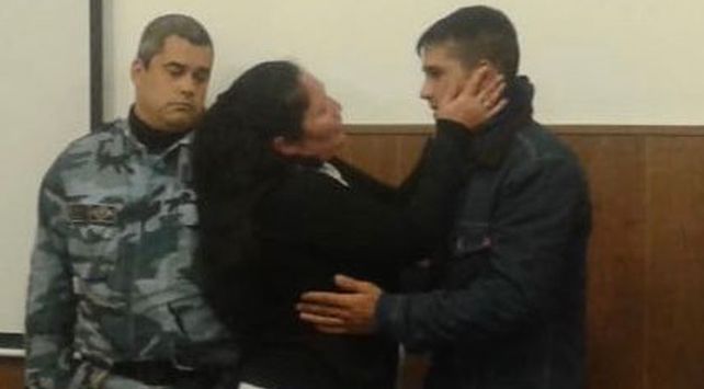 mujer perdon asesino