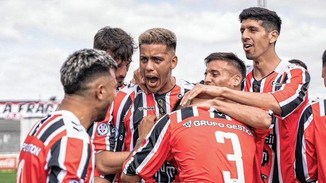 Chacarita goleó a Independiente de Chivilcoy en un encuentro