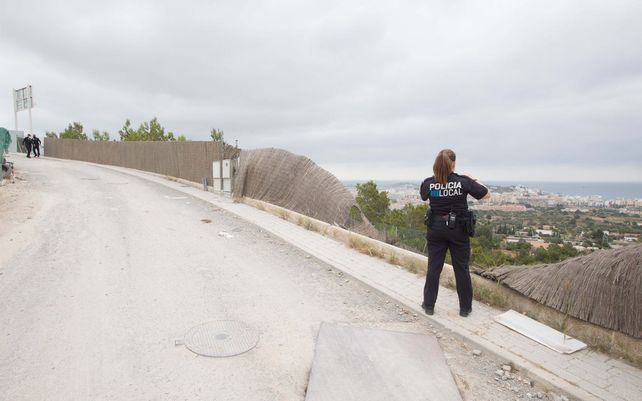 Auto volador: salió de la ruta y cayó en la pileta de una casa de fin de semana