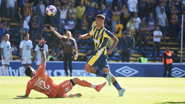 Alejo Veliz recibió de Giaccone y cuando enfrentó a Macagno se la picó. Golazo del artillero de Central en la liga y gran despedida hacia el Mundial Sub- 20