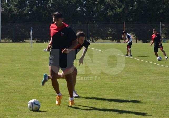 Alan Ruiz pretende con su fútbol llevar a Colón a pelear cosas importantes en el Transición 2016. Gentileza/ACCION5COM