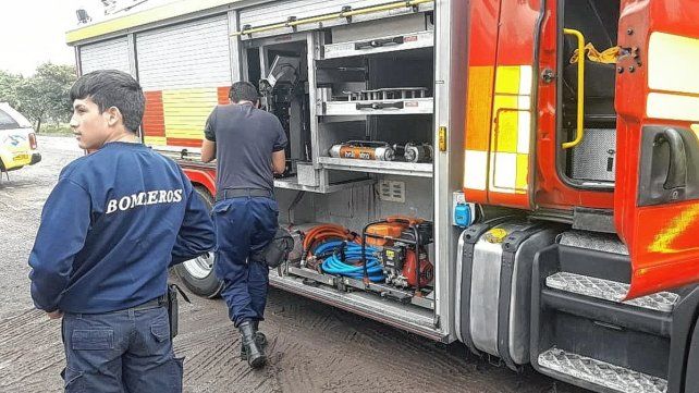 Video: Bomberos de Paraná cuentan con una nueva autobomba
