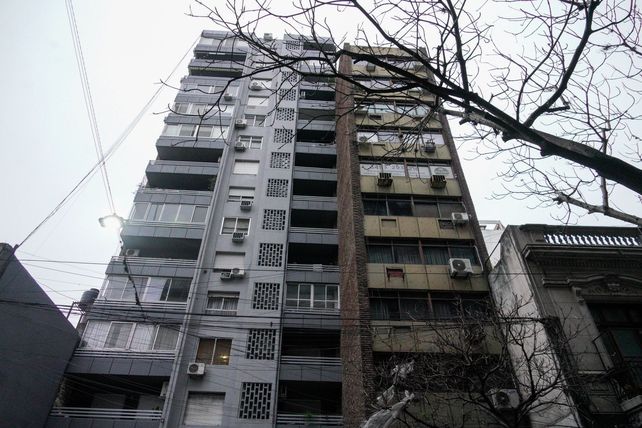 Los edificios ubicados en San Lorenzo al 800. El de la izquierda