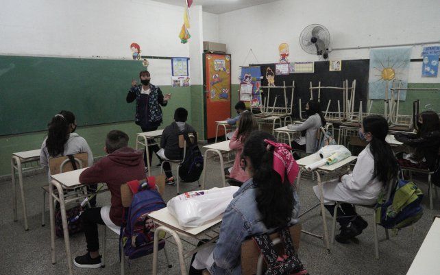 El pasado miércoles arrancó el ciclo lectivo en escuelas públicas con estrictas medidas para evitar contagios de coronavirus.