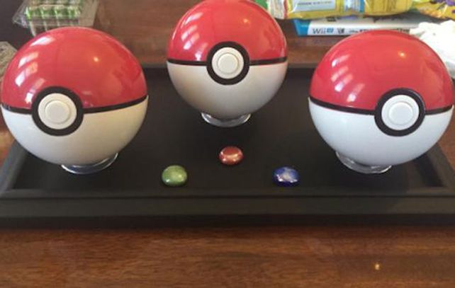 Las pokebolas cerradas.