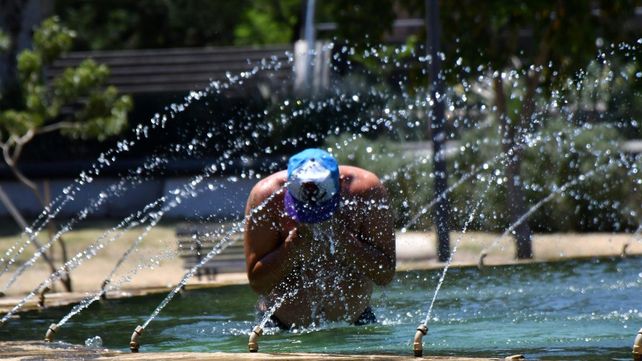 Hace calor. El SMN prevé para este jueves 22 de diciembre una máxima de 37 grados.