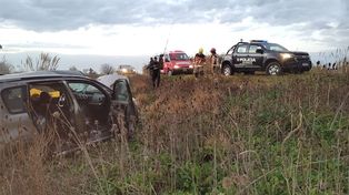 Trágico siniestro vial en la ruta 91. El Citroën Xsara terminó volcado sobre la banquina.&nbsp;