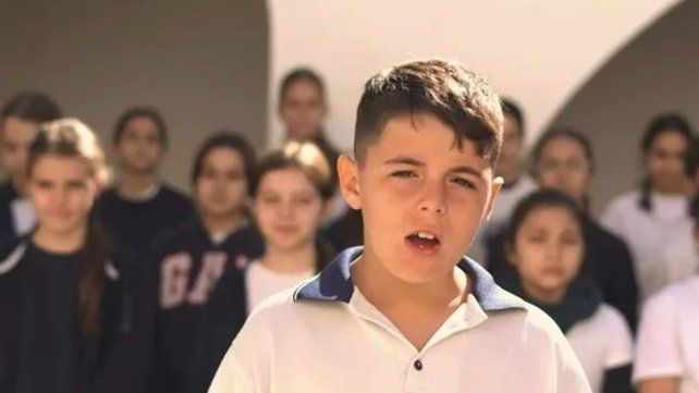 La conmovedora versión del clásico de Oasis “Stop Crying Your Heart Out” también tocó el corazón del díscolo cantante de Oasis