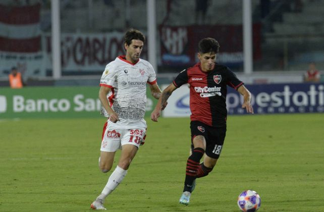 Aguirre entró por Sordo frente a la gloria.&nbsp;