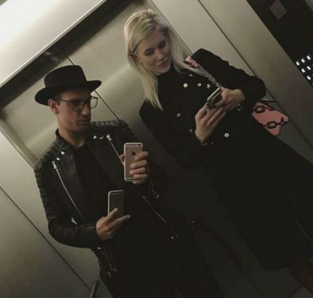 Maxi López y su novia en Buenos Aires.