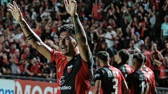 Paolo Goltz anotó el gol de Colón ante Aldosivi. Un defensor no convertía desde septiembre de 2023.