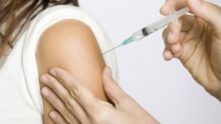 Ahora recomiendan también a jóvenes la vacuna contra la gripe