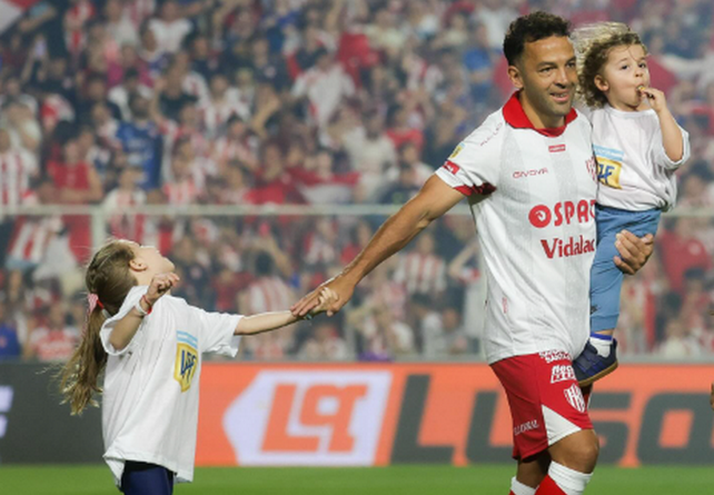 Gamba se despidió, Unión lo abrazó: un adiós cargado de historia y emoción