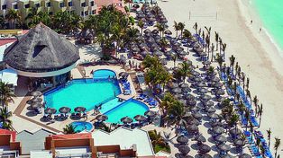 La&nbsp;Riviera Maya es una zona turística de&nbsp;México, situada en la costa del&nbsp;mar Caribe, en el estado de&nbsp;Quintana Roo.