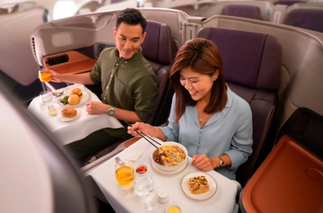 Coronavirus: una aerolínea transformó sus aviones en restaurantes