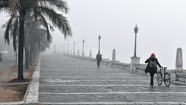Niebla en la ciudad de Santa Fe