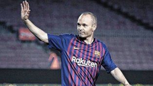 Andrés Iniesta, en un emotivo video, confirmó que abandona el fútbol profesional.