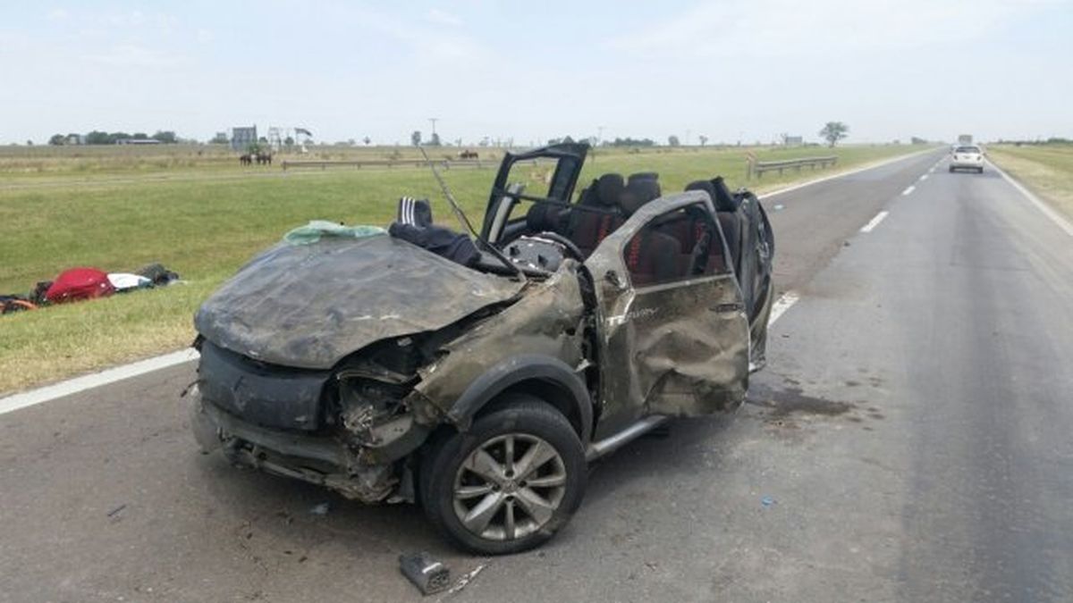 Cuatro jóvenes se salvaron de milagro en un grave accidente