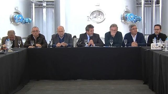 Las medidas fueron dispuestas tras una reunión con representantes de la cadena lechera y funcionarios de las provincias productoras en la localidad santafesina de Pilar.