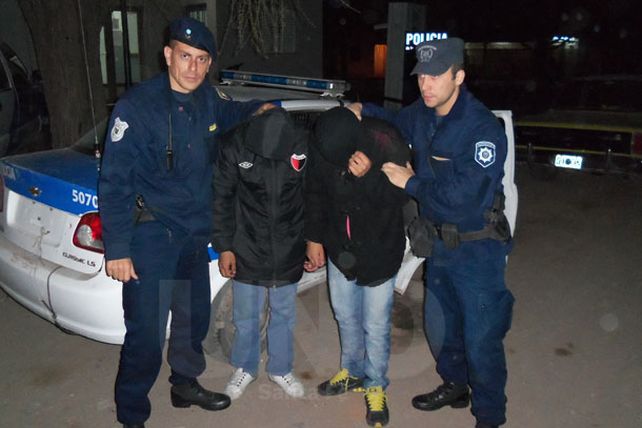 Persecución y arresto de dos jóvenes armados en el barrio Yapeyú de Santa Fe
