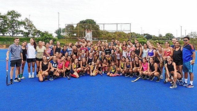 La Leona santafesina Stefania Antoniazzi brindó una jornada de coaching en el Quillá.