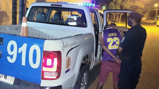 Uno de los detenidos por violencia de género de este jueves por la madrugada en Paraná.