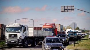Transportistas de carga alertan por el impacto de la suba de combustibles