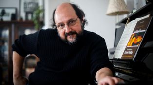 El músico y periodista brasileño Arthur de Faria presenta en Rosario Elis Regina. Una biografía musical