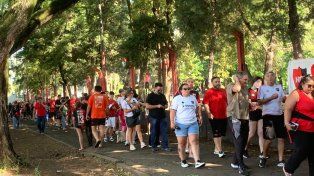Los socios siguen haciendo largas filas para poder votar en Newells.