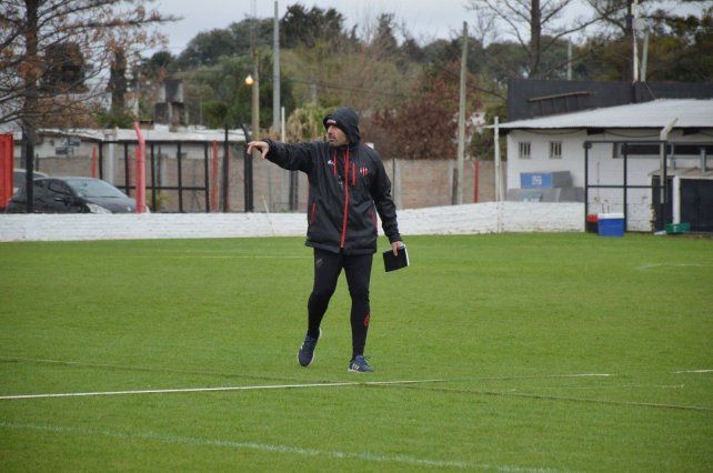 El entrenador de Patronato&nbsp; Diego Pozzo en la previa al partido.