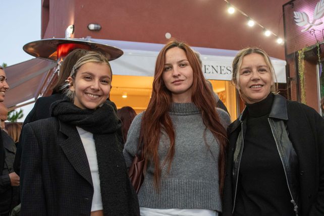 . Alejandra Villalba, Matilde Gallino y Delfina Wheeler  
