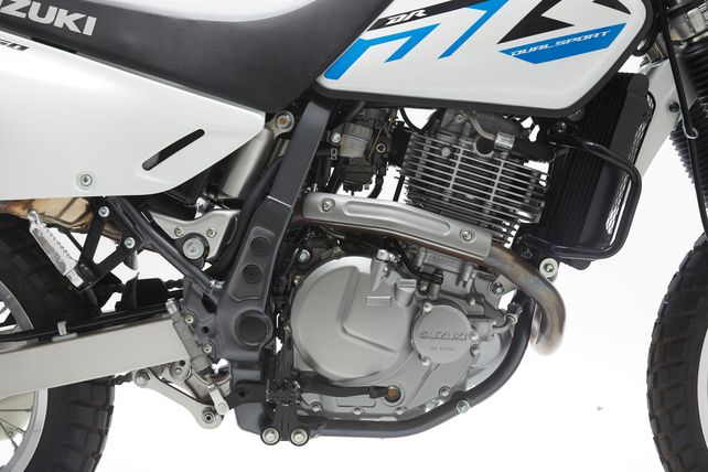 La Suzuki DR 650 se luce por rendimiento y fiabilidad.