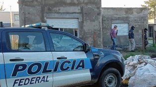 La casa en la localidad de Andino donde estuvo retenido el joven víctima del secuestro. Es una obra en construcción que pertenece a la familia de los imputados