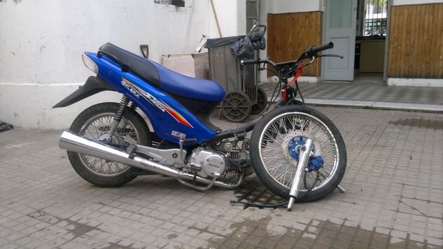 Detuvieron a un arrebatador que asaltó a una mujer en el barrio Roma