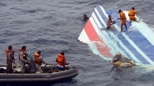 Condenan a Air France y Airbus por la caída de un vuelo en el océano en 2009