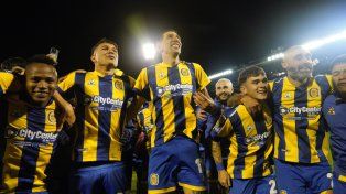 Ángel Di María en el festejo final de Central.