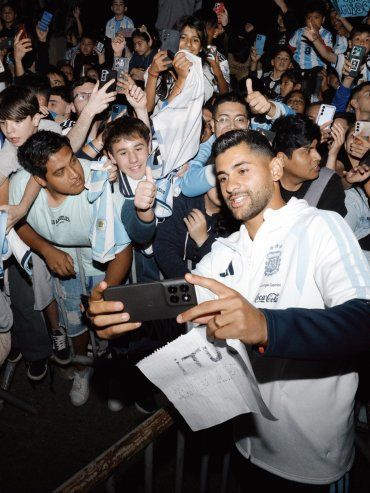 La Selección Argentina arribó a Córdoba y fue recibido con un gran marco