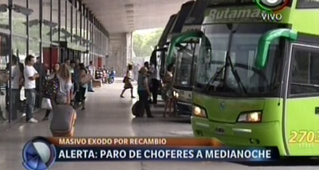Paro de colectivos de larga distancia pone en riesgo el recambio turístico de febrero